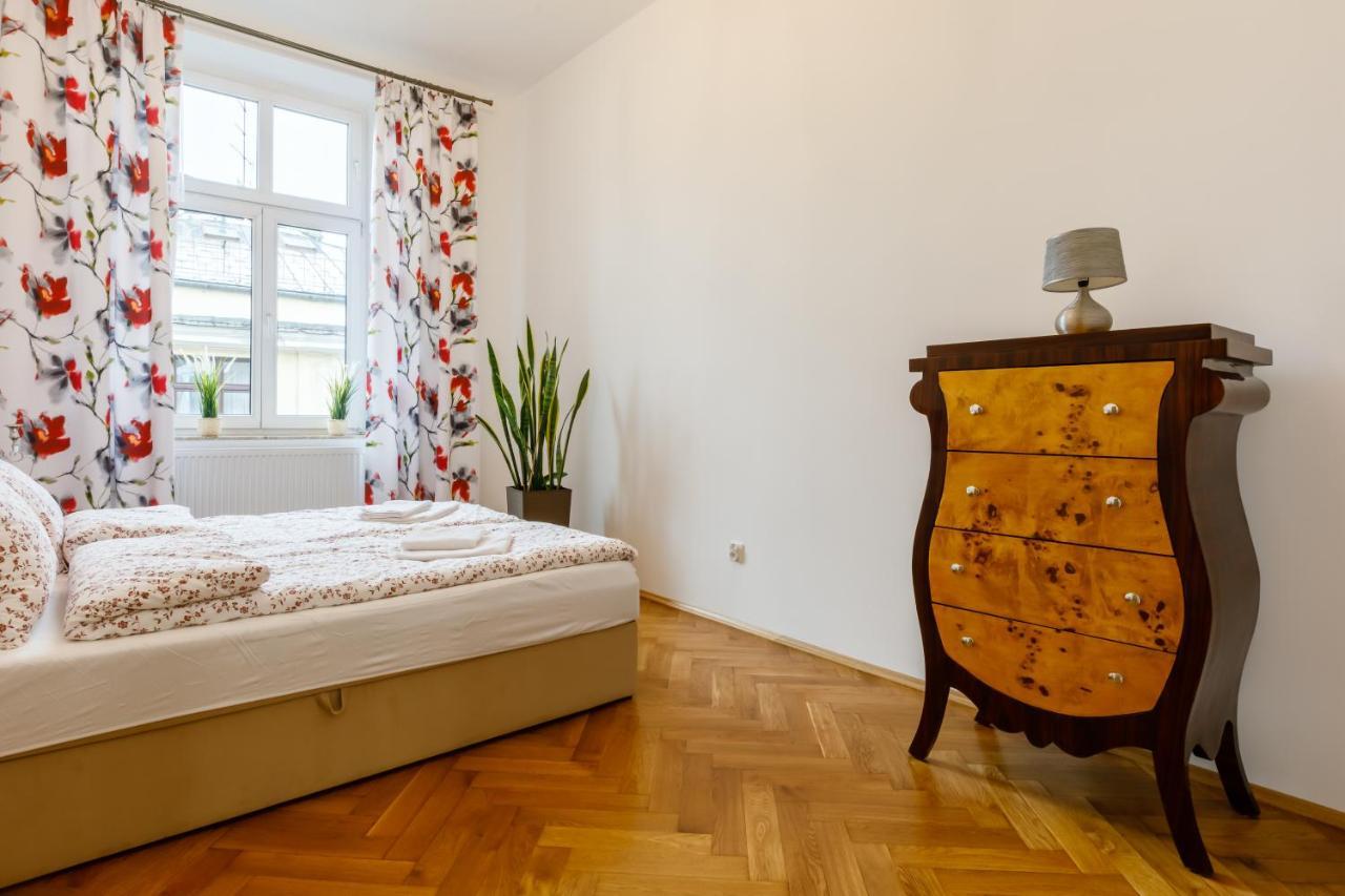 Ok Lux Apartments Краков Экстерьер фото